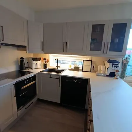 Διαμέρισμα Newly Renovated With Seaview *